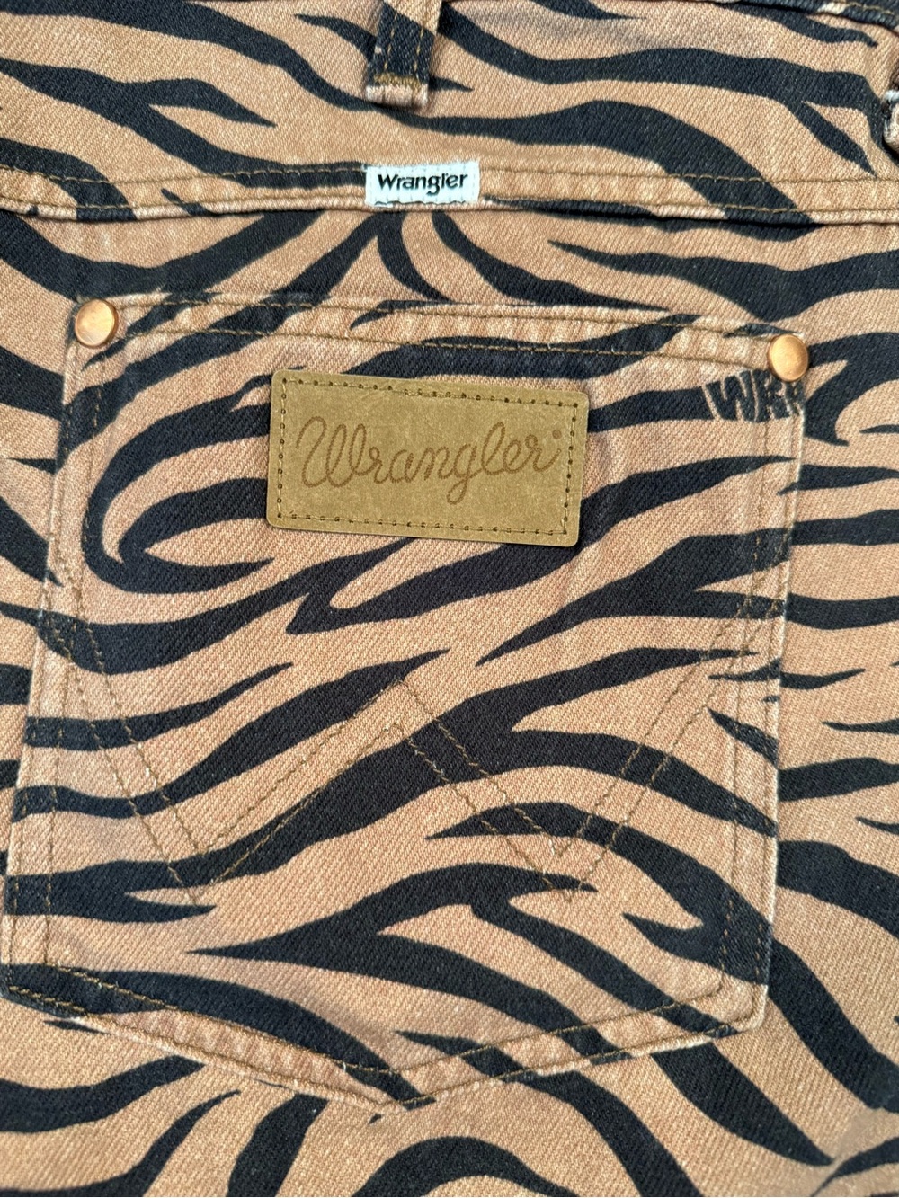 Wrangler Women's Straight Leg Jeans in Tan and Black & Tan Print - Picture 4 of 5